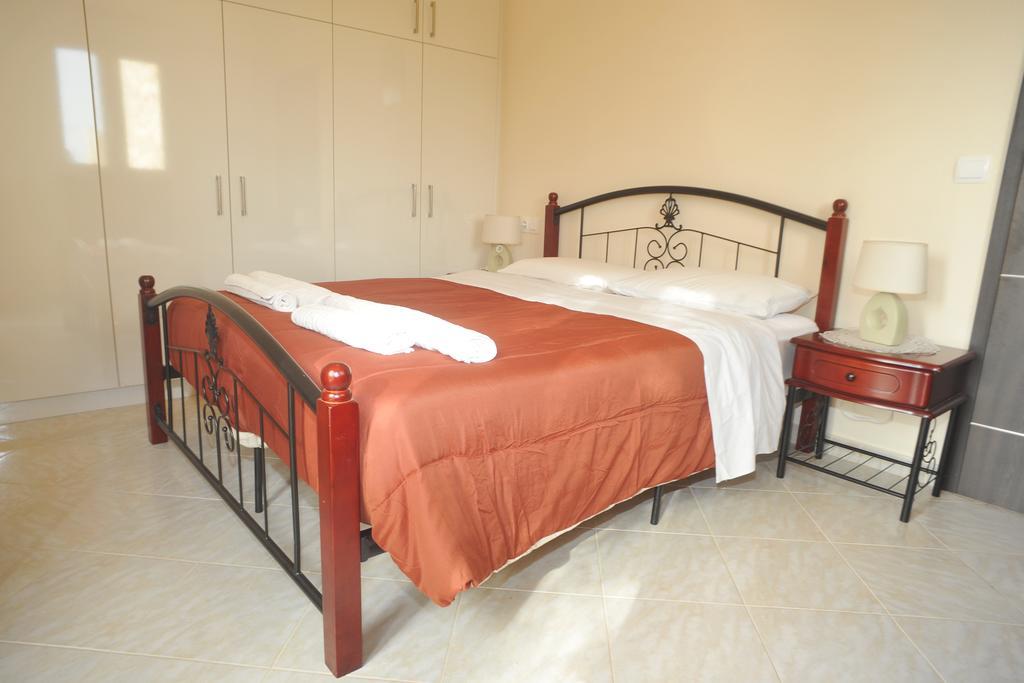 Villa Poulades Gouvia Ruang foto