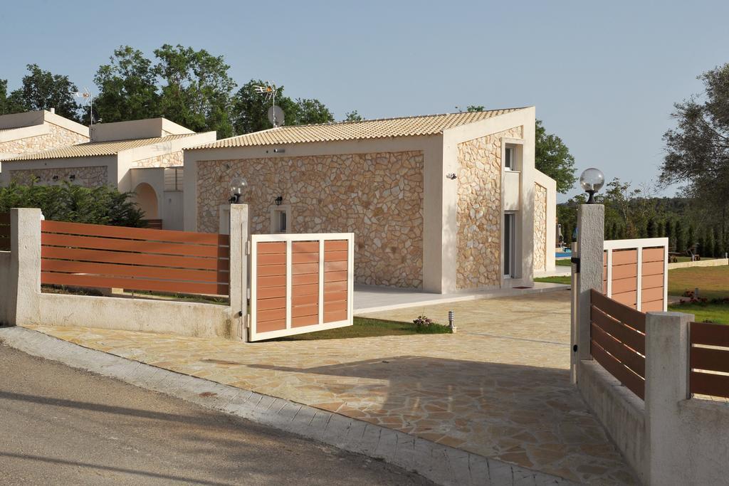 Villa Poulades Gouvia Ruang foto