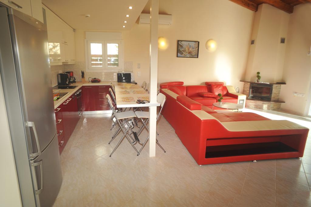 Villa Poulades Gouvia Ruang foto