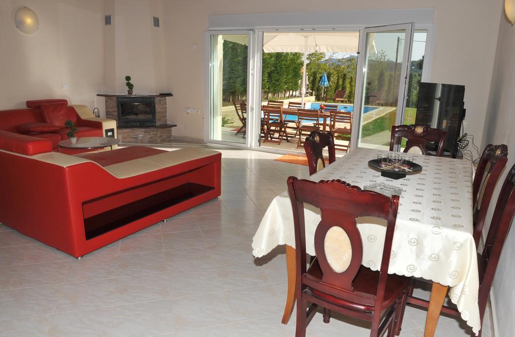 Villa Poulades Gouvia Ruang foto