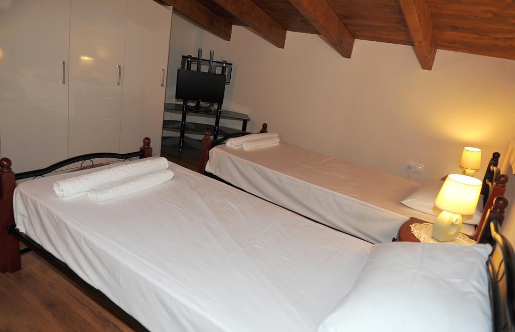 Villa Poulades Gouvia Ruang foto