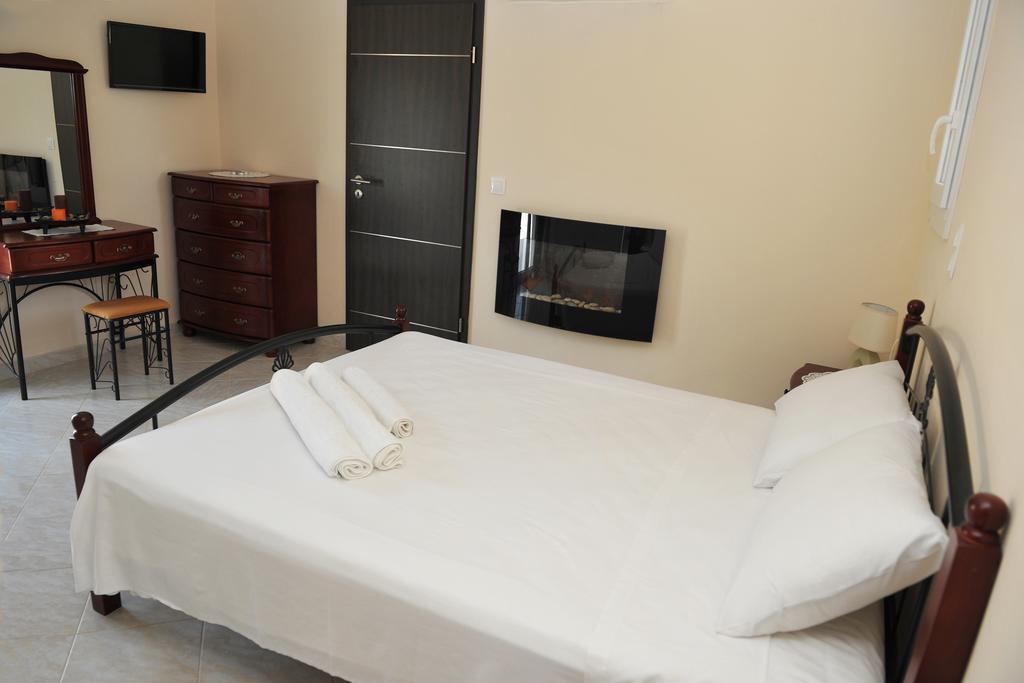 Villa Poulades Gouvia Ruang foto