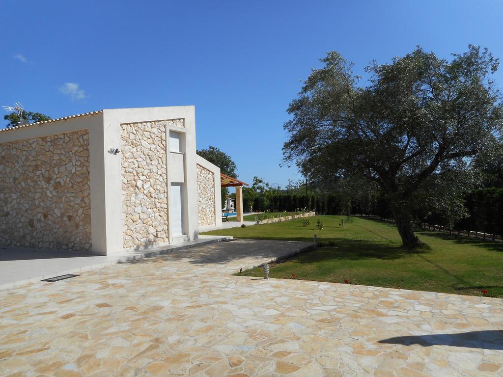 Villa Poulades Gouvia Bagian luar foto